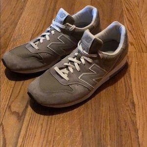 Selling my men’s 996 new balance lifestyle shoes